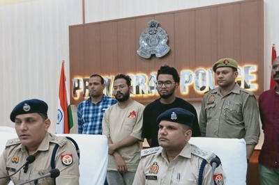 'Branded Clothes, Luxury Cars, Bouncers': UP Police Arrest Cyber Fraudsters Living A Lavish Life by Duping People