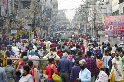 Caution Fatigue' May Lead to Covid-19 Spike, Experts Warn as Crowds Increase Ahead of Diwali