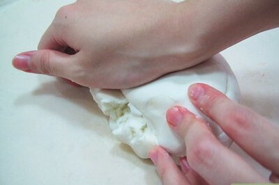 How to Color Fondant