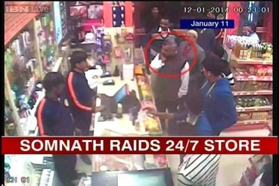 Somnath Bharti conducts midnight raid on 24X7 store, demands licence