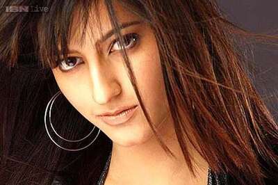 Shruti Haasan purchases a Range Rover