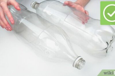 How to Make Cherry Blossom Art Using the Bottom of a Soda Bottle