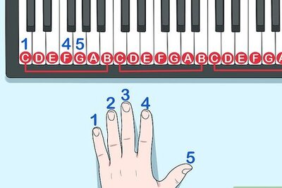 How to Play Bassline when Playing the Piano