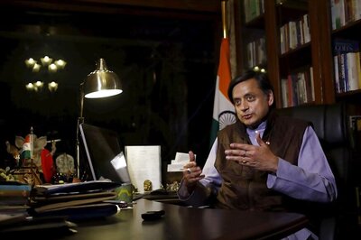 Demonetisation a Case Study on How to Avoid 'Dumb Policies': Shashi Tharoor