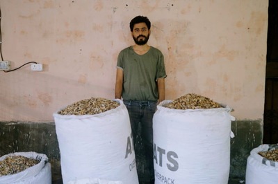 Meet The Start-Up From Uttar Pradesh, That’s Converting A Common Littered Item Into Useful Products
