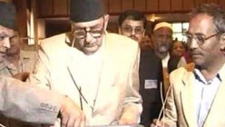 Ram Baran Yadav elected first Prez of Nepal