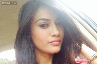 It's a challenge that needs keen observation: Surbhi Jyoti on her double role in 'Qubool Hai'