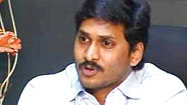Andhra Pradesh government should come to rescue of cyclone-hit fishermen, says Jagan Reddy