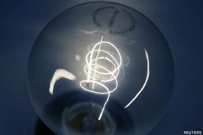 Light bulbs made using graphene to start selling later this year