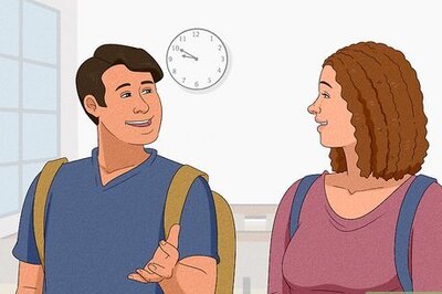 How to Make Friends in College