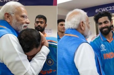 PM Modi Hugs Shami, Motivates Others in Indian Dressing Room After World Cup Final Loss
