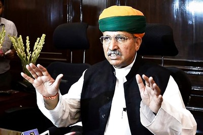 Union Minister Meghwal Meets Prince of Arcot, Explains Centre's Stand on Article 370