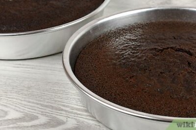 How to Decorate a Chocolate Cake