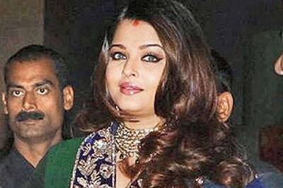 Check out Aishwarya's chubby face