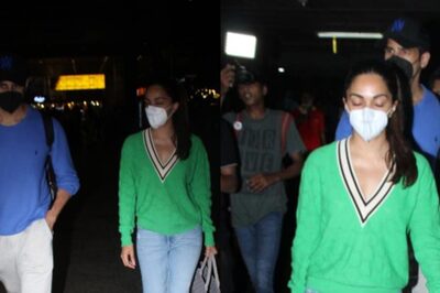 Kiara Advani, Sidharth Malhotra Look Lost in Love As They Get Clicked Together At Airport; Watch