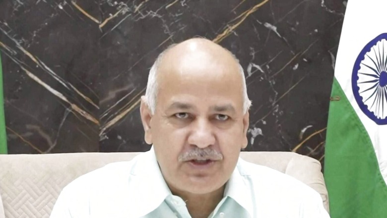 Delhi Deputy CM Says Centre Should Further Reduce Petrol, Diesel Prices by Rs 15 Each