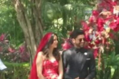 Farhan Akhtar and Shibani Dandekar Exchange Wedding Vows; See Their First Pic as Husband and Wife