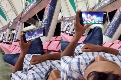 IPL Fan Watches Match on JioCinema App From the Stadium, Hilarious Video is Viral