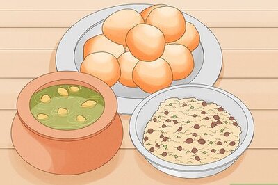 How to Eat Pani Puri