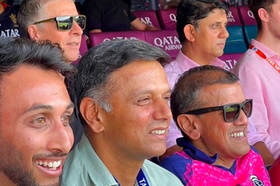 IPL 2023: Local Boy Rahul Dravid Sits in the Pink Corner During RCB vs RR Clash at M Chinnaswamy Stadium