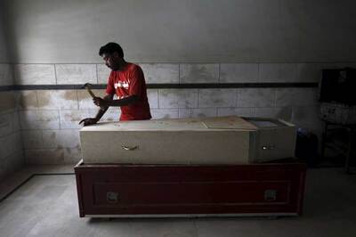 Pakistan morgues run out of space as heat wave kills more than 1,000