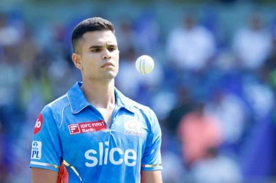 Twitterati Can't Keep Calm as Arjun Tendulkar Makes His IPL Debut Against KKR