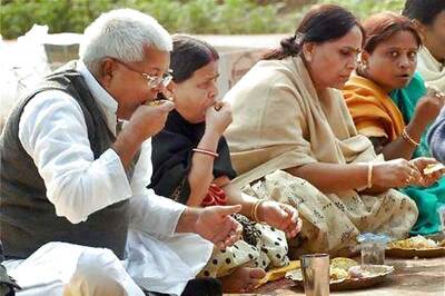 Lalu backs Nitish, tweets 'deploring DNA of elected Bihar CM is akin to insulting all Biharis'