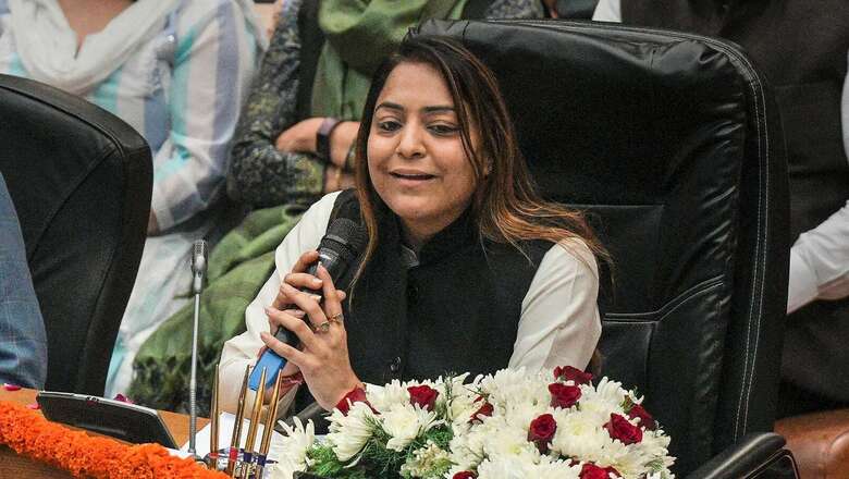 News18 Evening Digest: AAP's Shelly Oberoi Elected Delhi Mayor and Other Top Stories