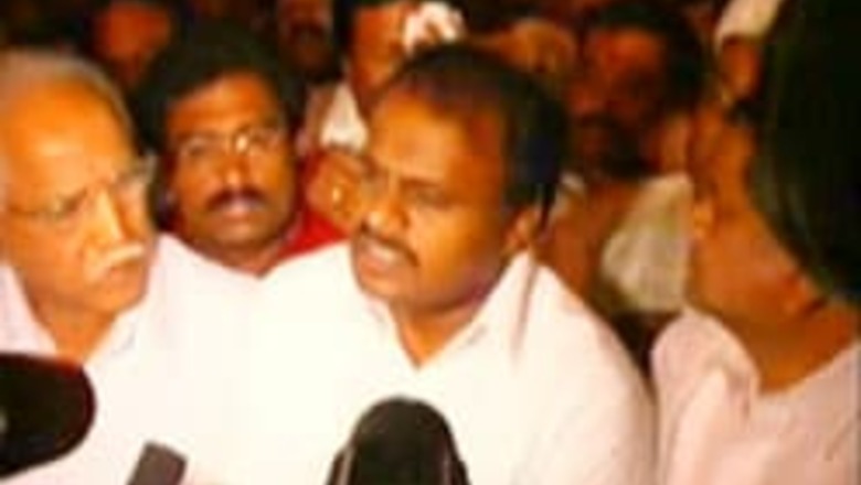Kumaraswamy gives New Year's gift