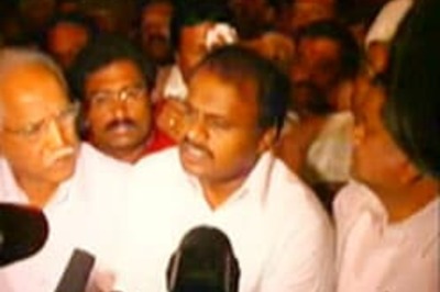 Kumaraswamy gives New Year's gift