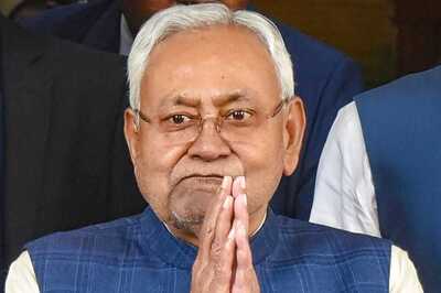Nitish Kumar Undergoes Treatment At Patna Hospital After Experiencing Pain In Hand