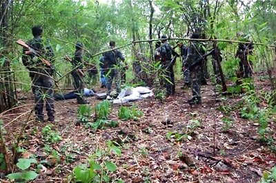 Maharashtra: Cong leader booked for sending arms to Naxals