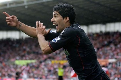 Suarez gets long-term Liverpool extension