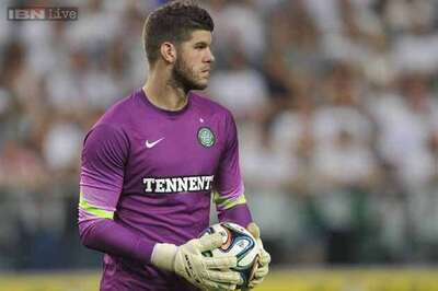 Southampton sign England keeper Forster from Celtic