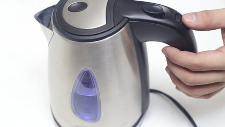 How to Make Coconut Chocolate Milk