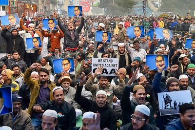 'Cops Lobbed Teargas in Reading Room, Student Lost Eyesight': Jamia Submits Fresh Report to Govt