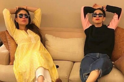 This Throwback Picture Of Kareena, Karisma Chilling On Sofa Is Sibling Goals