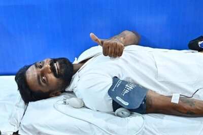 Remo Dsouza Donates Blood at Lalbaugcha Raja Ganpati Utsav