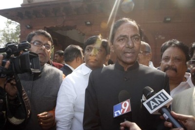 Congress Hits Out at TRS For Not Releasing Loan Waiver Amount to Farmers