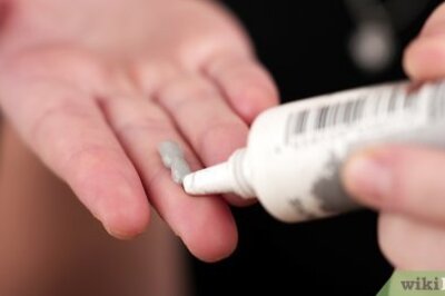 How to Make Your Concealer Last