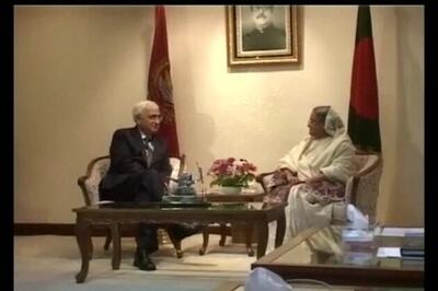 Take 'liberal view' on Teesta issue: Hasina to Khurshid