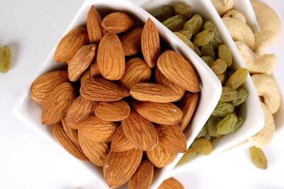 Health Benefits of Including Soaked Almonds and Raisins