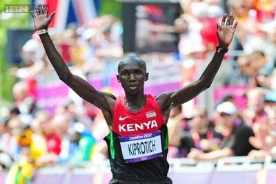 Wilson Kipsang smashes marathon record in Berlin win