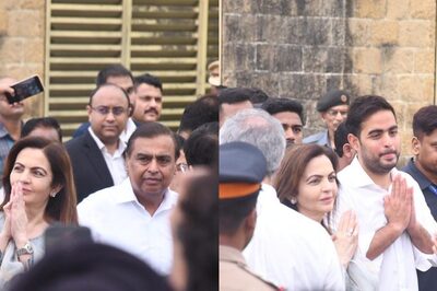 Ratan Tata Funeral: Heartbroken Mukesh Ambani And Nita Ambani Offer Last Respects | Watch