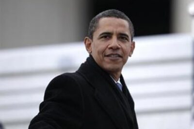 Obama reaches out to Muslims, hosts Ramadan dinner