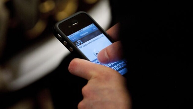 Canadians now spend less time on mobile devices