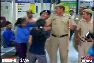 Delhi: Teen who was slapped by policeman to meet Shinde