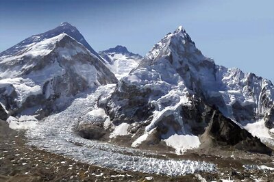 Deaths Rise as Nepal Issues More Permits For Mount Everest