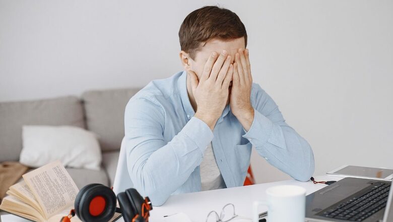 This Company’s HR Wants Employees to Stop Using Headphones at Work and Be 'Productive'