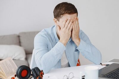 This Company’s HR Wants Employees to Stop Using Headphones at Work and Be 'Productive'